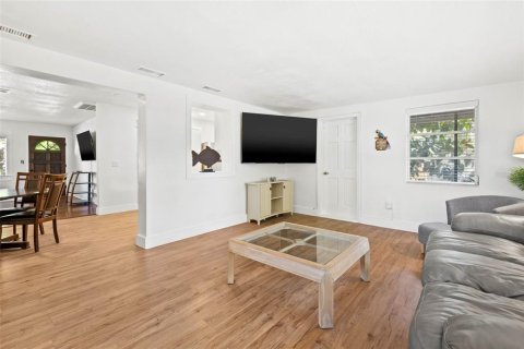 Villa ou maison à louer à Clearwater, Floride: 2 chambres, 108.14 m2 № 1882852 - photo 13