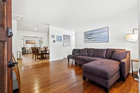 Villa ou maison à louer à Clearwater, Floride: 2 chambres, 108.14 m2 № 1882852 - photo 2