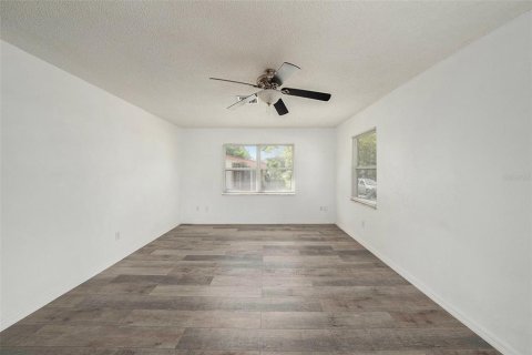 House in Spring Hill, Florida 2 bedrooms, 94.39 sq.m. № 1794986 - photo 15