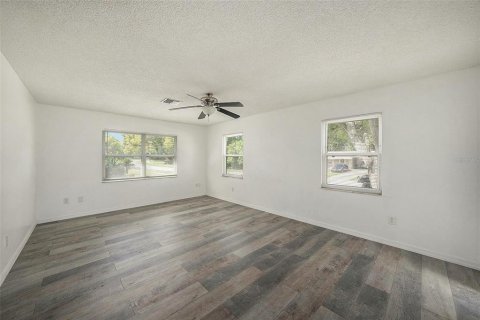House in Spring Hill, Florida 2 bedrooms, 94.39 sq.m. № 1794986 - photo 13