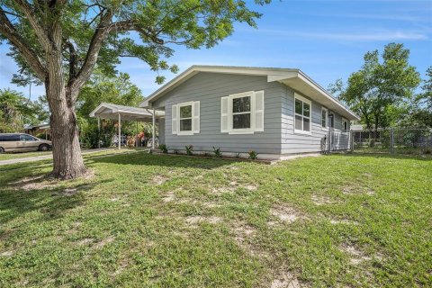 House in Spring Hill, Florida 2 bedrooms, 94.39 sq.m. № 1794986 - photo 3