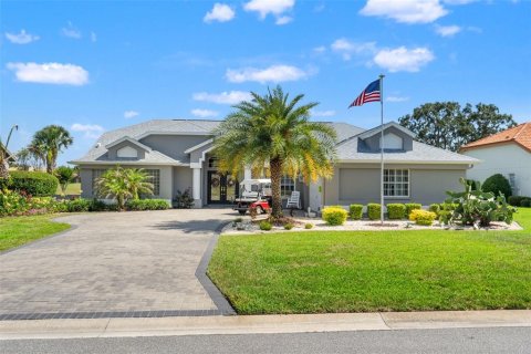 Villa ou maison à vendre à Weeki Wachee, Floride: 3 chambres, 223.24 m2 № 1762304 - photo 2