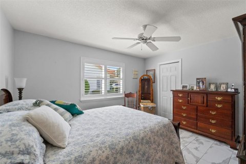 Villa ou maison à vendre à Weeki Wachee, Floride: 3 chambres, 223.24 m2 № 1762304 - photo 27
