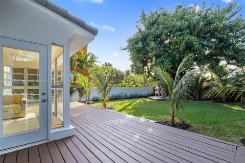House in Miami Beach, Florida 4 bedrooms, 177.26 sq.m. № 1863395 - photo 18