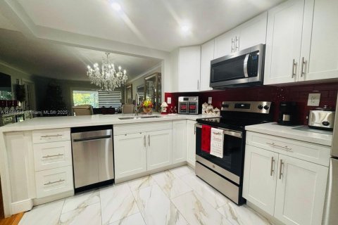Condo in Lauderhill, Florida, 3 bedrooms  № 2016276