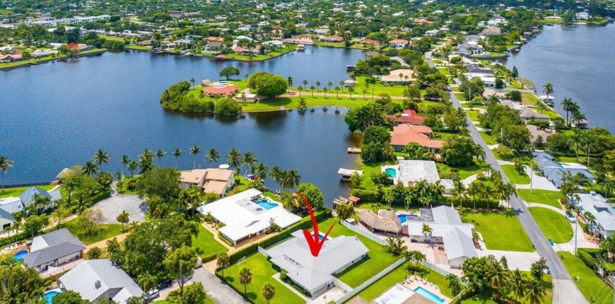 Villa ou maison à Boynton Beach, Floride 5 chambres, 320.33 m2 № 1207630