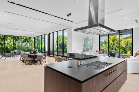 Casa en venta en Hallandale Beach, Florida, 7 dormitorios, 578.78 m2 № 1859677 - foto 27