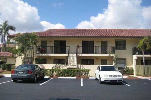 Appartement à louer à Boca Raton, Floride: 2 chambres, 111.48 m2 № 1210245 - photo 1