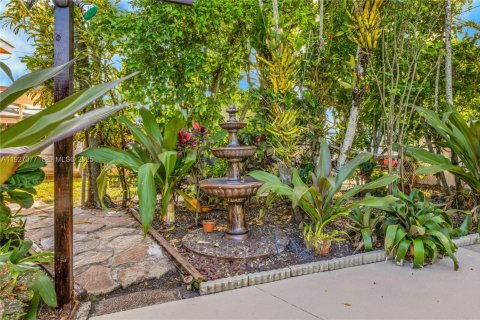 Casa en venta en Hialeah, Florida, 4 dormitorios, 196.95 m2 № 1986059 - foto 17