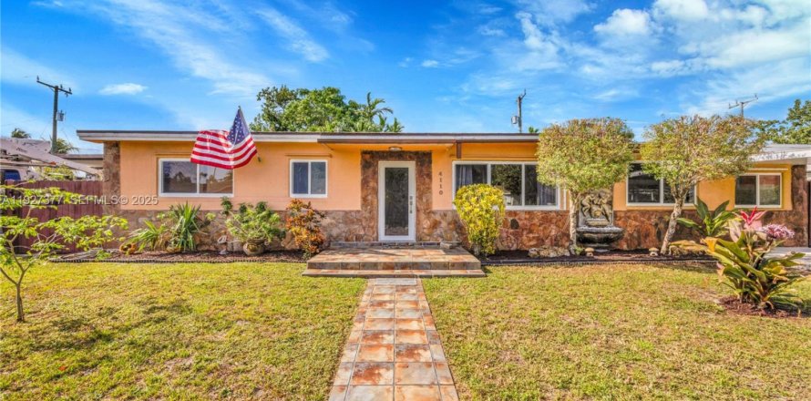 Casa en Hialeah, Florida 4 dormitorios, 196.95 m2 № 1986059