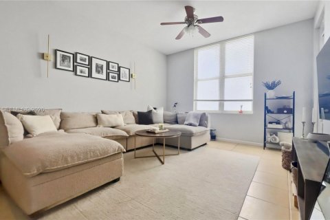 Condo in Fort Lauderdale, Florida, 2 bedrooms  № 2068211 - photo 14