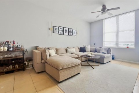 Condo in Fort Lauderdale, Florida, 2 bedrooms  № 2068211 - photo 13