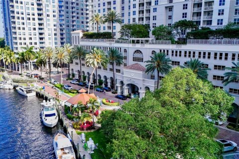 Condo in Fort Lauderdale, Florida, 2 bedrooms  № 2068211 - photo 2