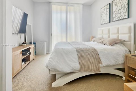 Condo in Fort Lauderdale, Florida, 2 bedrooms  № 2068211 - photo 17