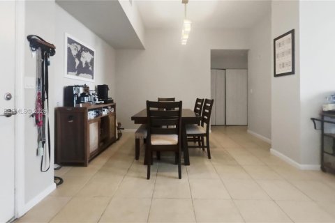 Condo in Fort Lauderdale, Florida, 2 bedrooms  № 2068211 - photo 9