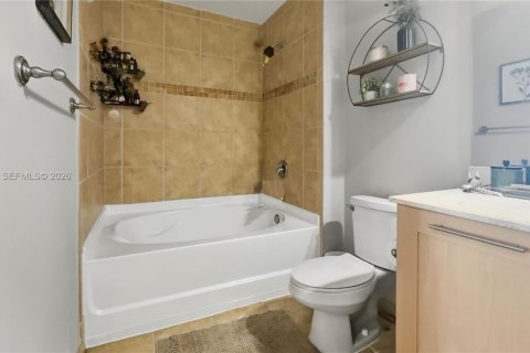 Condo in Fort Lauderdale, Florida, 2 bedrooms  № 2068211 - photo 19