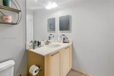 Condo in Fort Lauderdale, Florida, 2 bedrooms  № 2068211 - photo 18