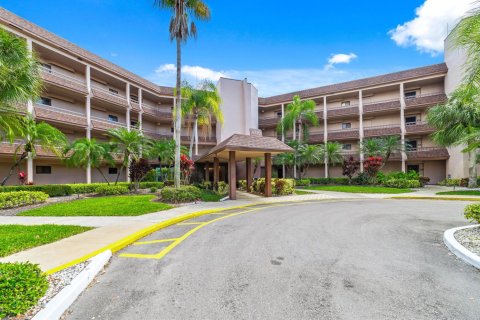 Condo in Lake Worth, Florida, 2 bedrooms  № 1040781 - photo 1