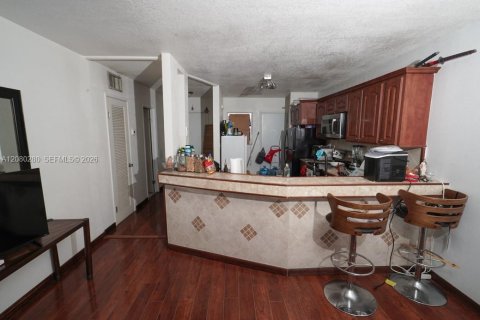 Condo in Miami, Florida, 1 bedroom № 2392949 - photo 8