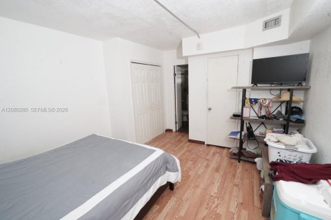 Condo in Miami, Florida, 1 bedroom № 2392949 - photo 5