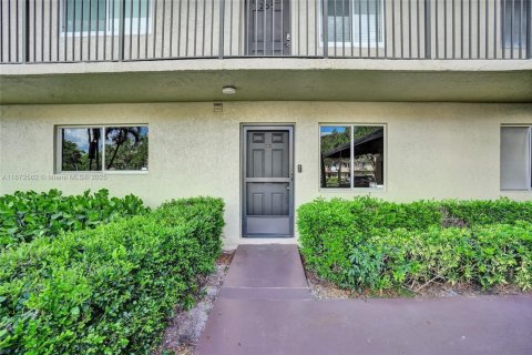 Copropriété à vendre à Lauderhill, Floride: 2 chambres, 96.62 m2 № 1925976 - photo 2
