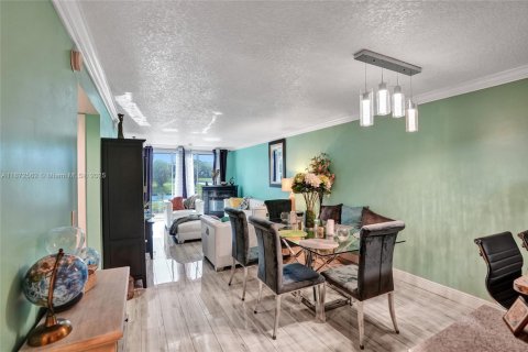 Copropriété à vendre à Lauderhill, Floride: 2 chambres, 96.62 m2 № 1925976 - photo 8