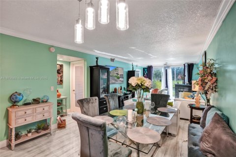 Copropriété à vendre à Lauderhill, Floride: 2 chambres, 96.62 m2 № 1925976 - photo 9