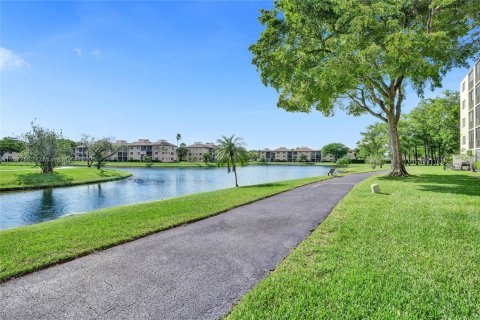Copropriété à vendre à Lauderhill, Floride: 2 chambres, 96.62 m2 № 1925976 - photo 22