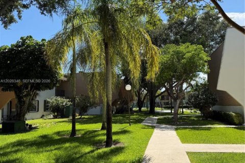 Copropriété à louer à Pinecrest, Floride: 1 chambre, 62.43 m2 № 2088080 - photo 14