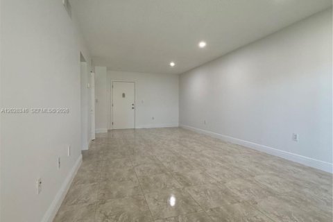 Copropriété à louer à Pinecrest, Floride: 1 chambre, 62.43 m2 № 2088080 - photo 4