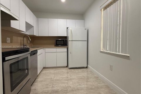 Copropriété à louer à Pinecrest, Floride: 1 chambre, 62.43 m2 № 2088080 - photo 10