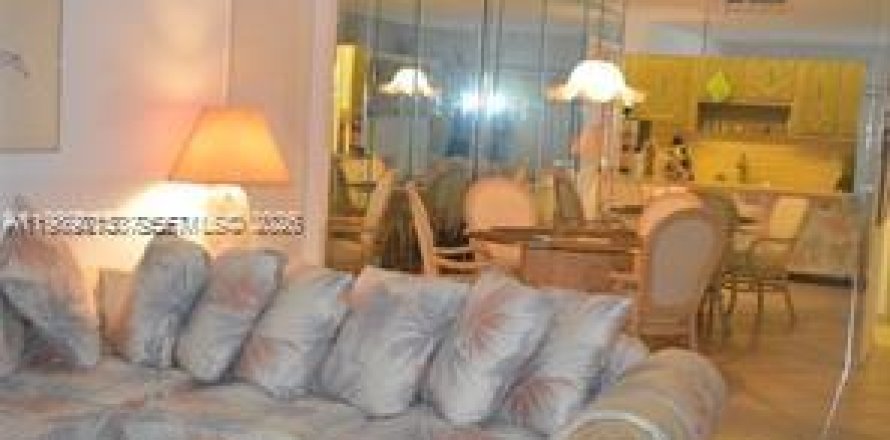 Condo à Weston, Floride, 2 chambres  № 2051889