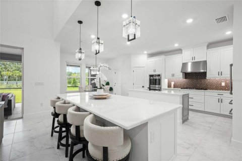 Casa en venta en Wesley Chapel, Florida, 6 dormitorios, 388.42 m2 № 1918018 - foto 14