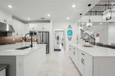 Casa en venta en Wesley Chapel, Florida, 6 dormitorios, 388.42 m2 № 1918018 - foto 16