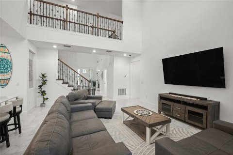 Casa en venta en Wesley Chapel, Florida, 6 dormitorios, 388.42 m2 № 1918018 - foto 8