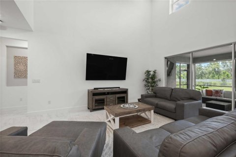 Casa en venta en Wesley Chapel, Florida, 6 dormitorios, 388.42 m2 № 1918018 - foto 10