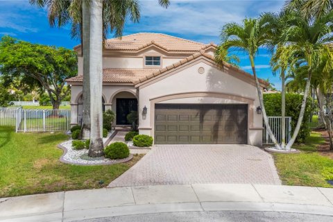 House in Weston, Florida 5 bedrooms, 208.1 sq.m. № 1930173 - photo 2