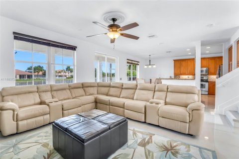 House in Weston, Florida 5 bedrooms, 208.1 sq.m. № 1930173 - photo 18