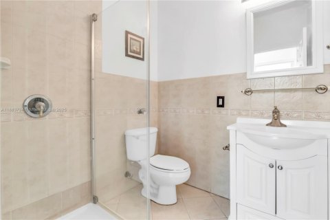 House in Weston, Florida 5 bedrooms, 208.1 sq.m. № 1930173 - photo 21