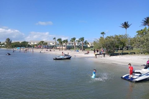 Купить виллу или дом в Хатчинсон-Айленд-Саут, Флорида 6 комнат, 151.62м2, № 2064636 - фото 30