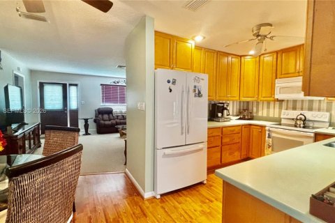 Купить виллу или дом в Хатчинсон-Айленд-Саут, Флорида 6 комнат, 151.62м2, № 2064636 - фото 9