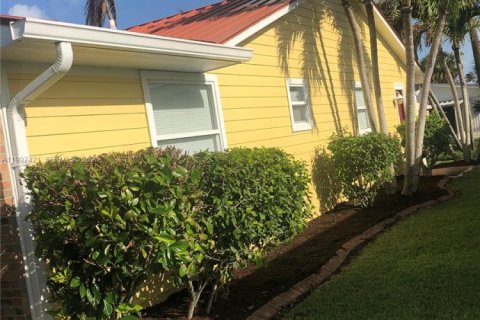 Купить виллу или дом в Хатчинсон-Айленд-Саут, Флорида 6 комнат, 151.62м2, № 2064636 - фото 25