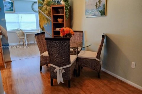 Купить виллу или дом в Хатчинсон-Айленд-Саут, Флорида 6 комнат, 151.62м2, № 2064636 - фото 8