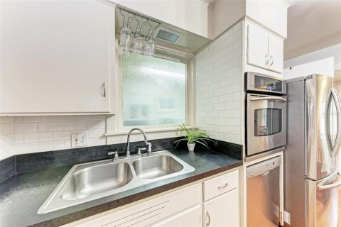 Immobilier commercial à vendre à Bradenton, Floride: 3 chambres, 163.32 m2 № 1884886 - photo 12