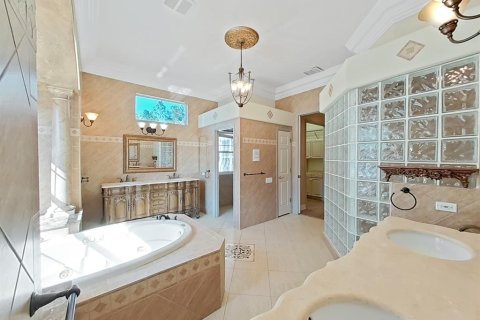 Купить виллу или дом в Вики Вачи, Флорида 15 комнат, 511.15м2, № 1614367 - фото 12