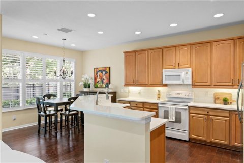 Townhouse in Tampa, Florida 3 bedrooms, 192.59 sq.m. № 1885172 - photo 5