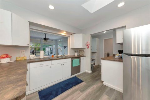 Villa ou maison à vendre à North Port, Floride: 3 chambres, 155.61 m2 № 2135084 - photo 11