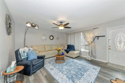 Villa ou maison à vendre à North Port, Floride: 3 chambres, 155.61 m2 № 2135084 - photo 5