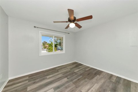Villa ou maison à vendre à North Port, Floride: 3 chambres, 155.61 m2 № 2135084 - photo 30