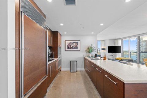 Condominio en alquiler en Miami, Florida, 3 dormitorios, 169.55 m2 № 1890025 - foto 14